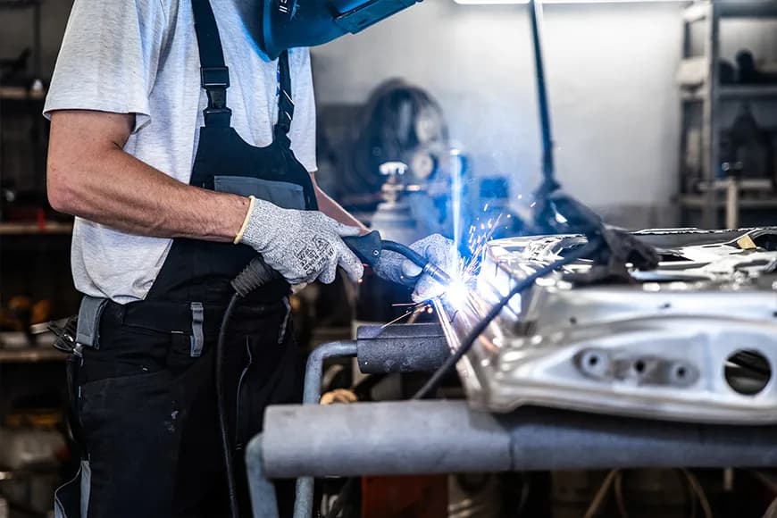 Karosszéria javítás folyamat – Pócza Autófényezés Kópháza