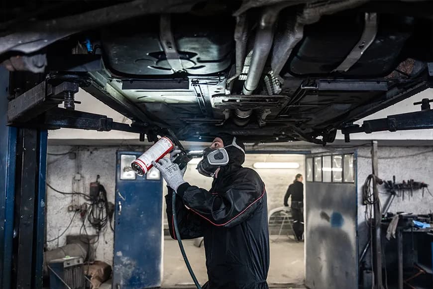 Alvázvédelem felhordás folyamat – Pócza Autófényezés Kópháza