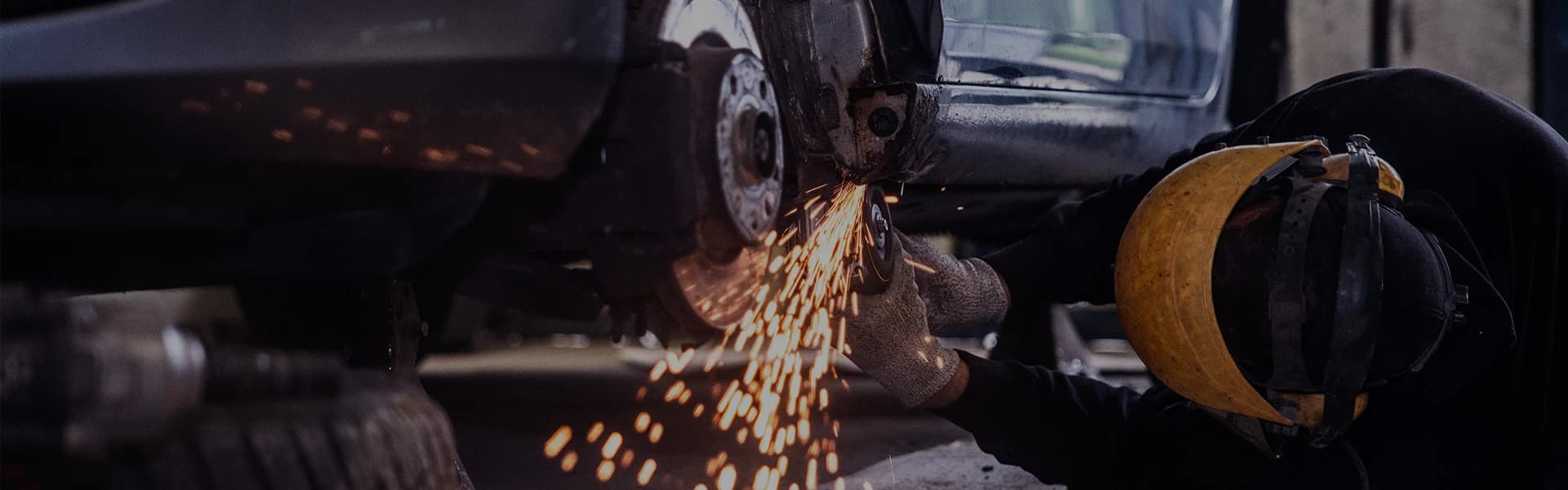 Szakértő autófényező és karosszéria műhely