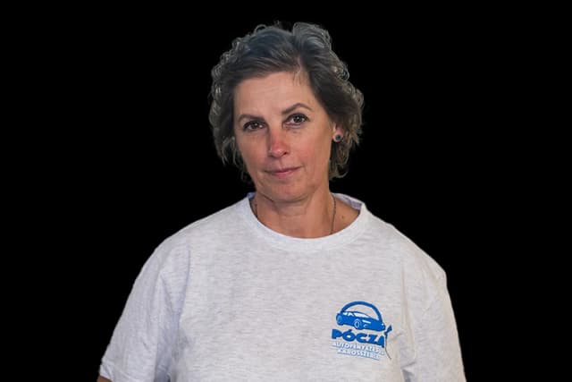 Molnár Henrietta – Ügyvezető